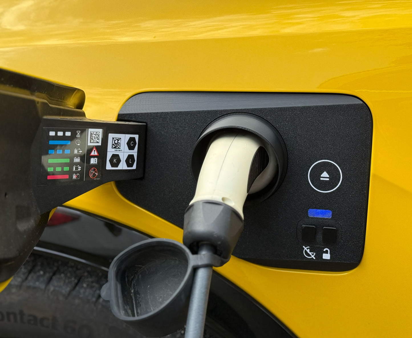 Laddlucka Renault 5 E-tech 2025-nutid