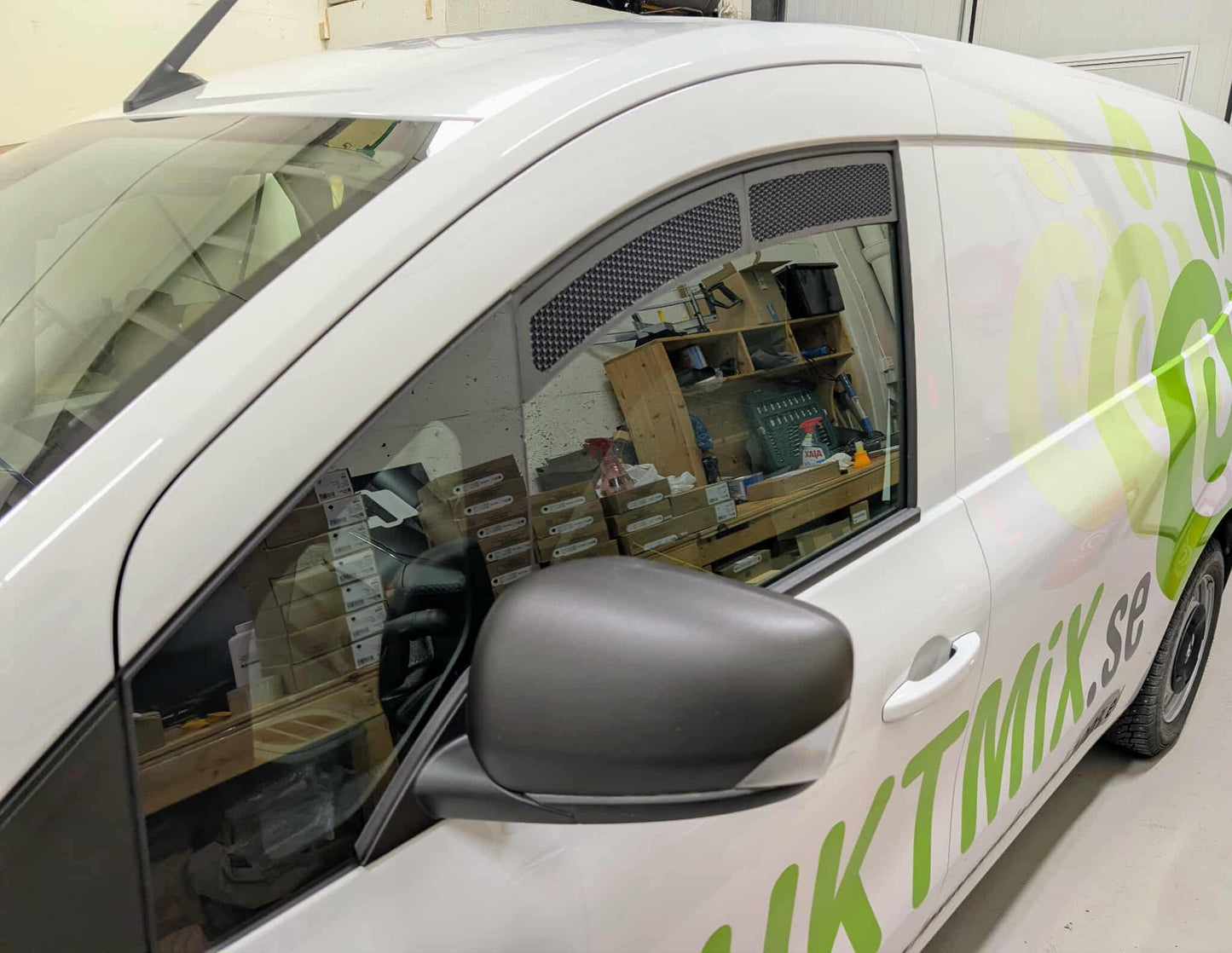 Renault Kangoo Front Window Vent (2021–2025)