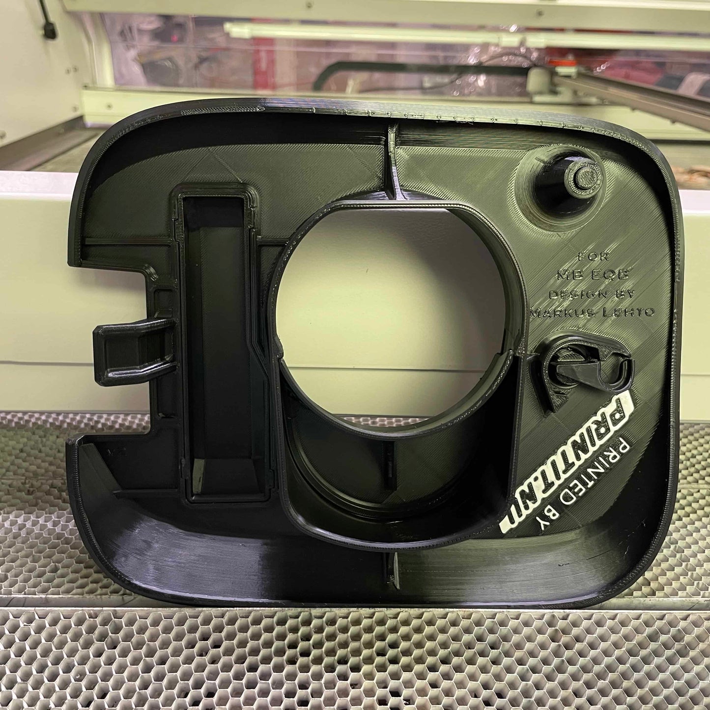 Charge cover Mercedes Benz EQB