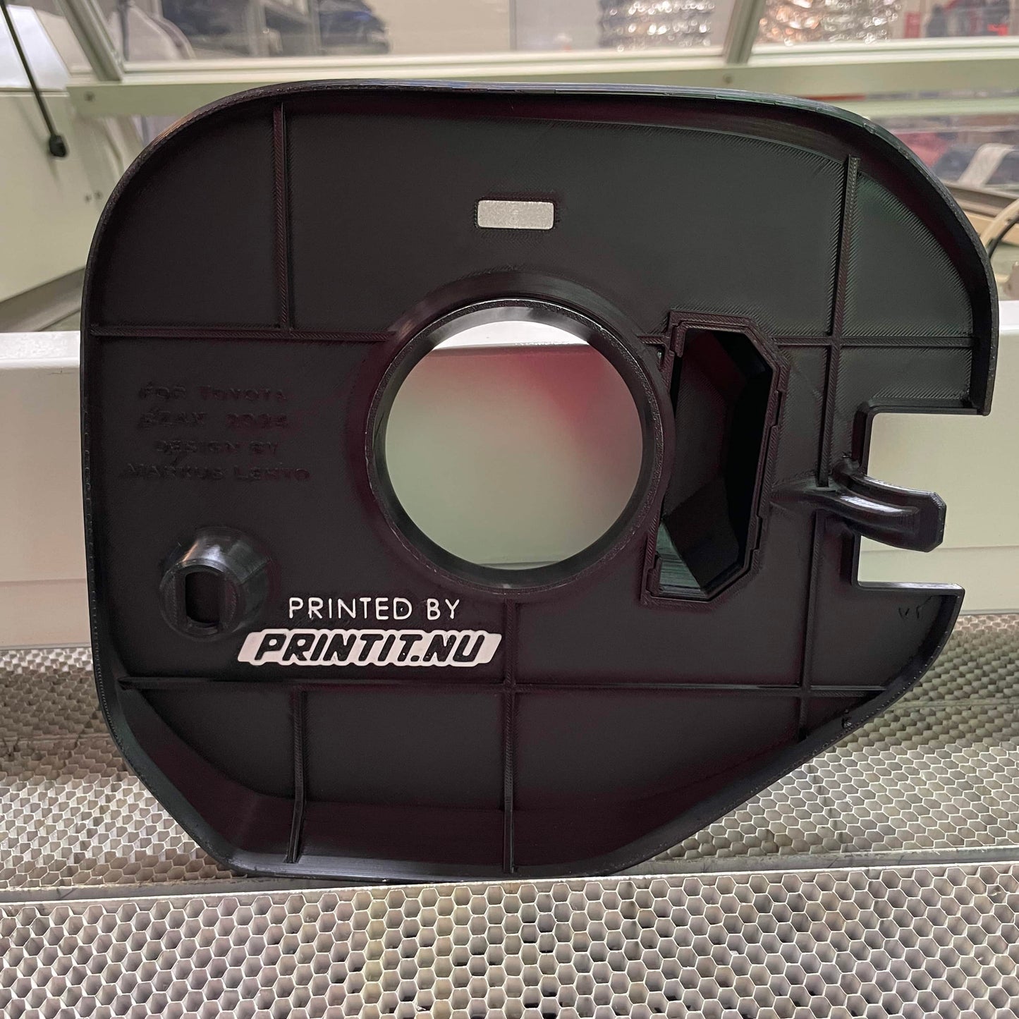 Charge cover Toyota bZ4X
