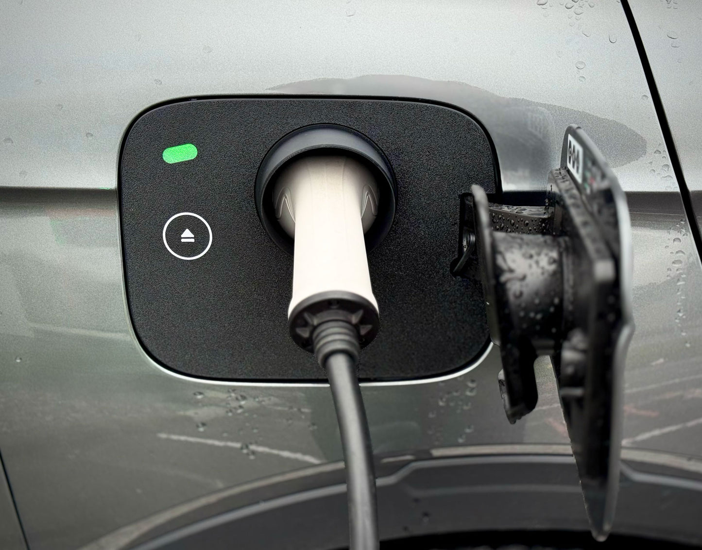 Laddlucka Škoda Elroq and Enyaq