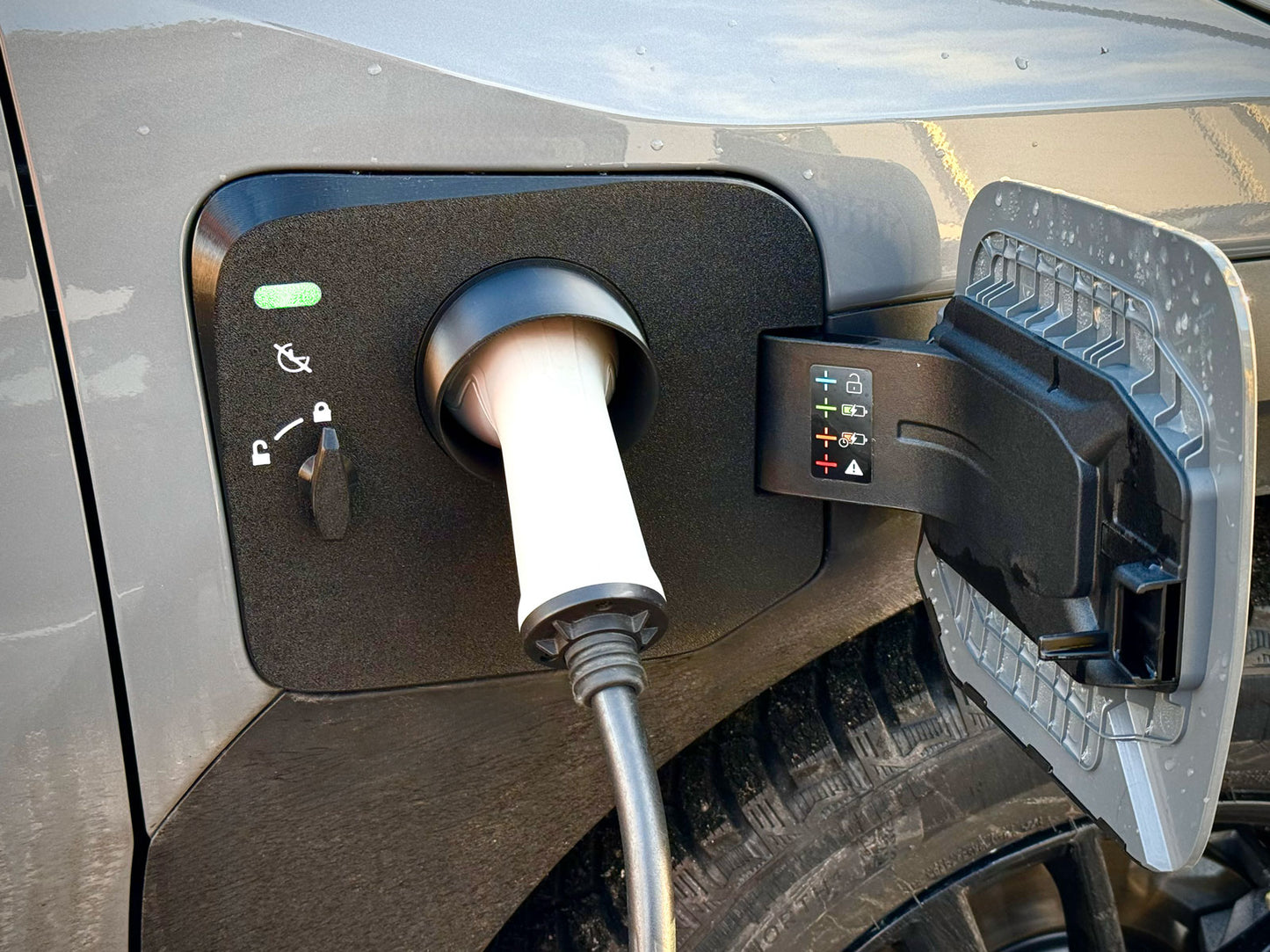 Charging cover Kia EV3 2025-Now