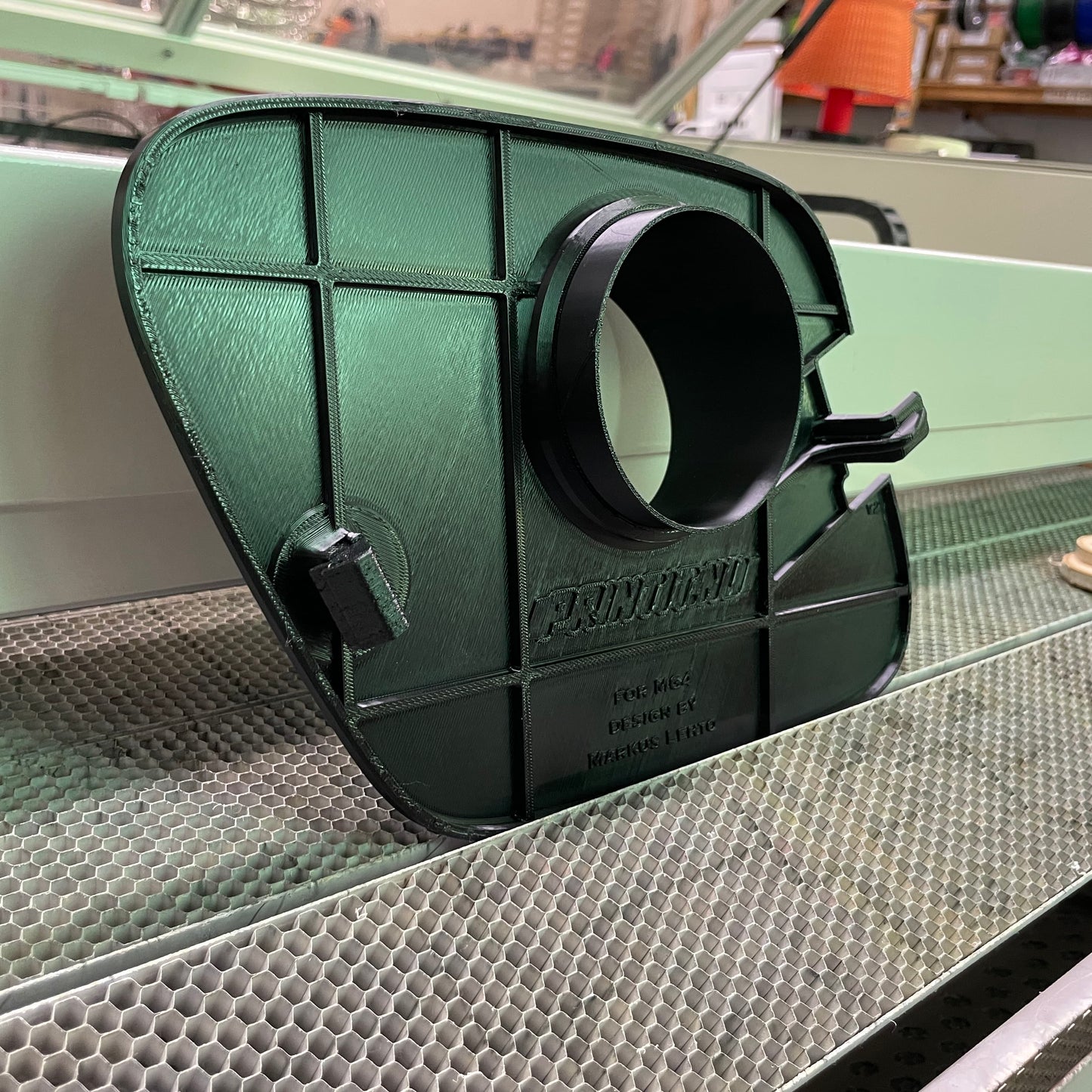 Laddlucka MG MG4 2022-2024