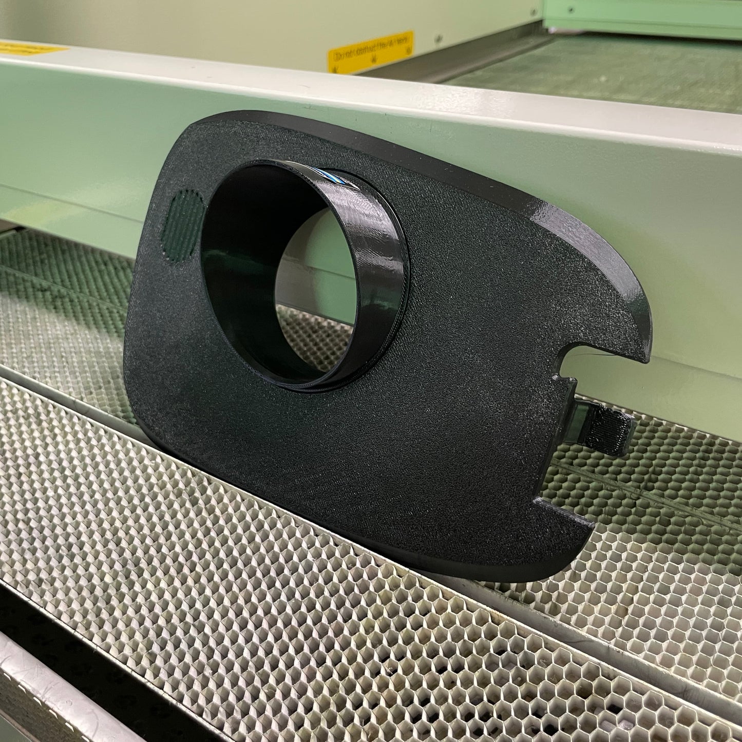 Laddlucka MG MG4 2022-2024