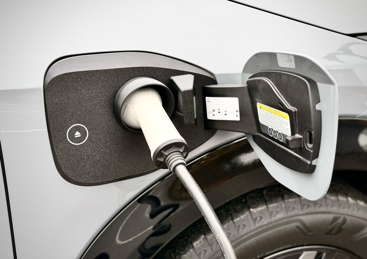 Charging cover for Nissan Ariya